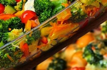 Creamy Baked Broccoli with Tomatoes and Kale