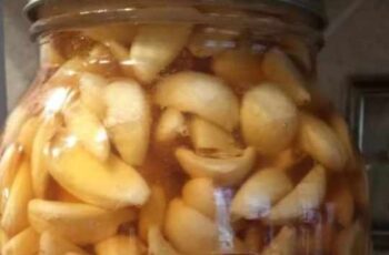 Fermented garlic in honey—a sweet and potent elixir with a safety tip